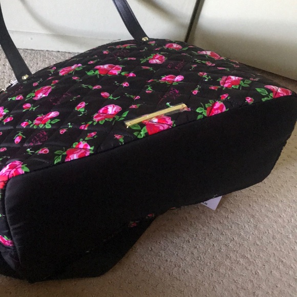 New Betsey Johnson roses quilted bag tote - Picture 5 of 5